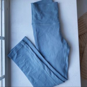 GREAT CONDITION Lulu Lemon light blue leggings